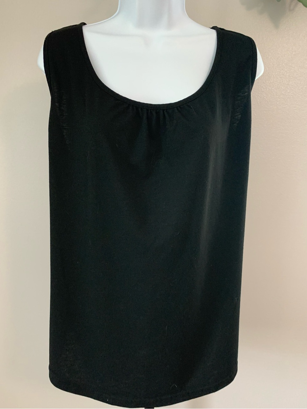 Pinspark Classic Black Sleeveless Scoop Neck Top